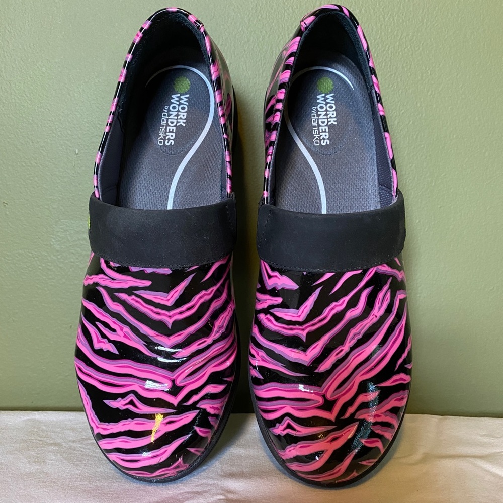 Dansko Work Wonders sz 8 1/2 or EU 39